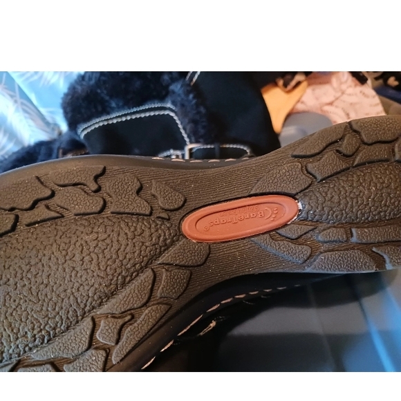 Black Fur-Lined Boots with Buckle Baretraps Cathy Wedge Boots Sz 8 5~Suede Leath - Picture 7 of 9